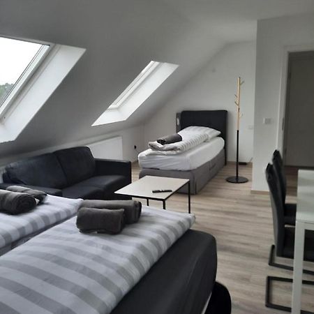 Ferienwohnung Apartment - Free Parking - Wifi - Kitchen エッセン エクステリア 写真
