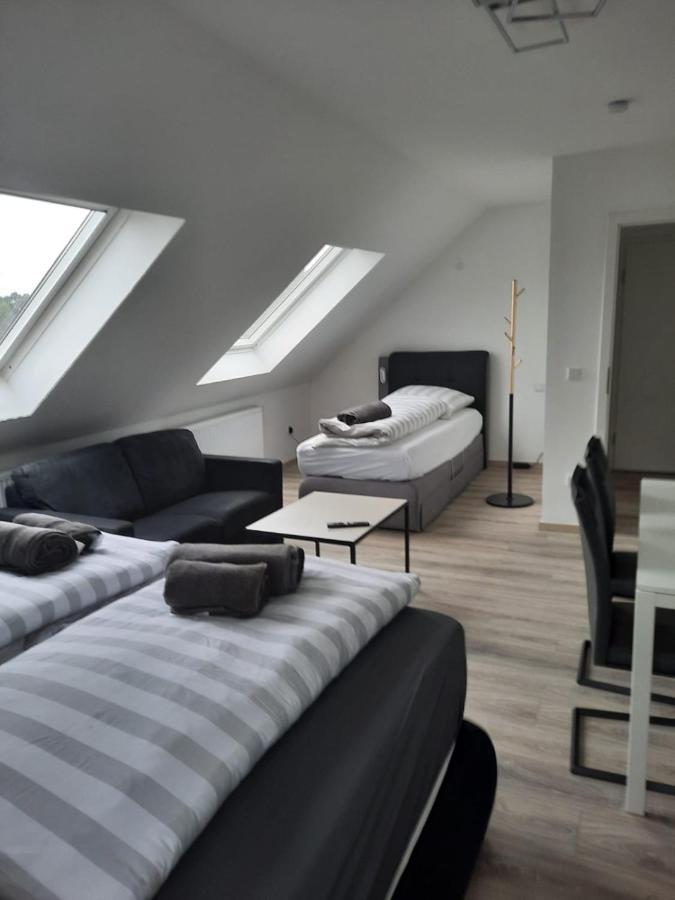 Ferienwohnung Apartment - Free Parking - Wifi - Kitchen エッセン エクステリア 写真