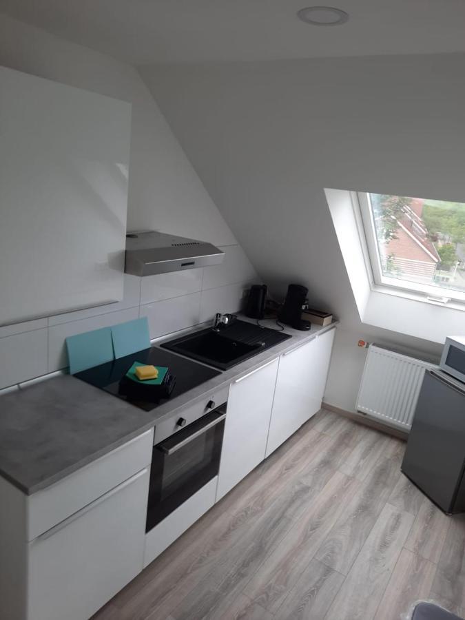 Ferienwohnung Apartment - Free Parking - Wifi - Kitchen エッセン エクステリア 写真